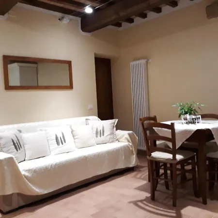 Apartment La Corte Antica *